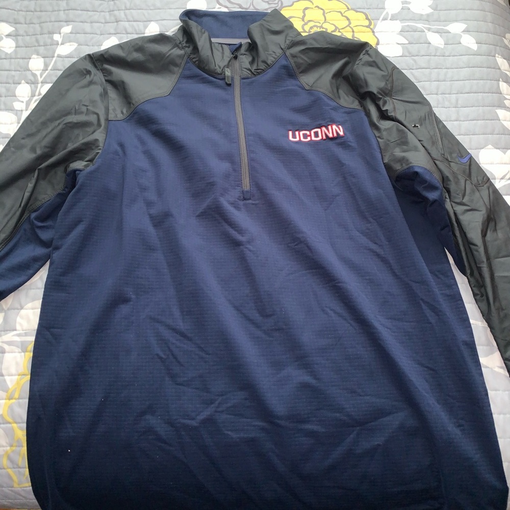 UConn Nike 3/4 tip up